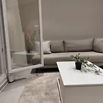 Panoramic View - Lux 1 Bdr Penthouse With Stunning View - 300m From Metro テッサロニキ