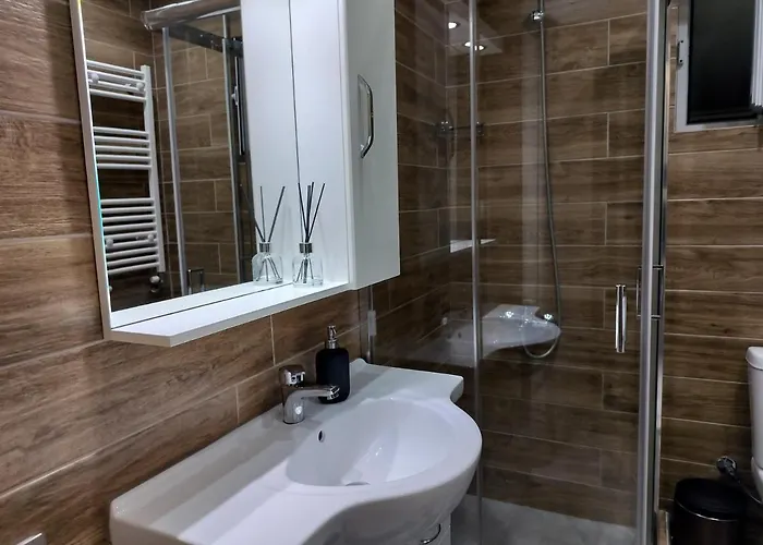 Panoramic View - Lux 1 Bdr Penthouse With Stunning View - 300m From Metro